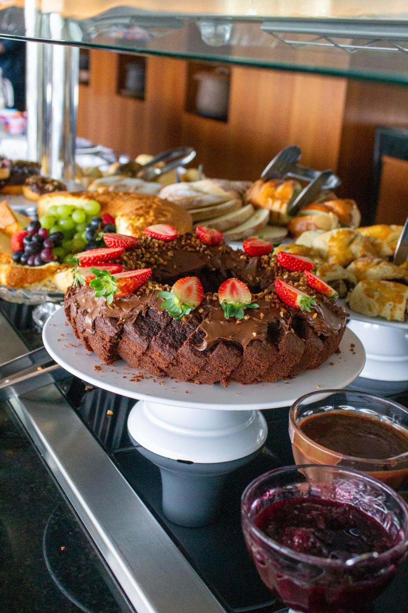Hotel Senac Ilha Do Boi Vitória Zewnętrze zdjęcie A chocolate cake