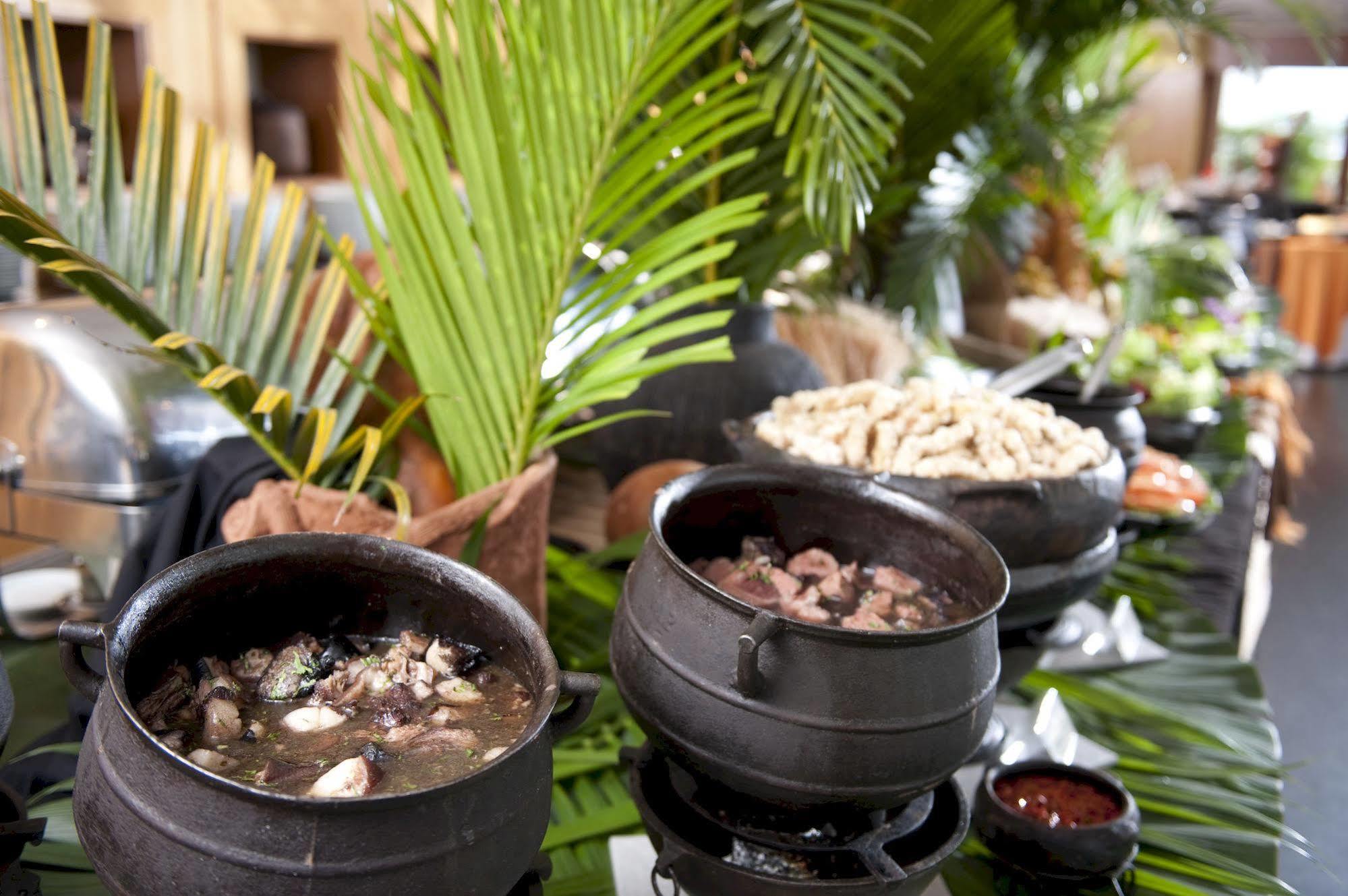 Hotel Senac Ilha Do Boi Vitória Zewnętrze zdjęcie A selection of African cuisine